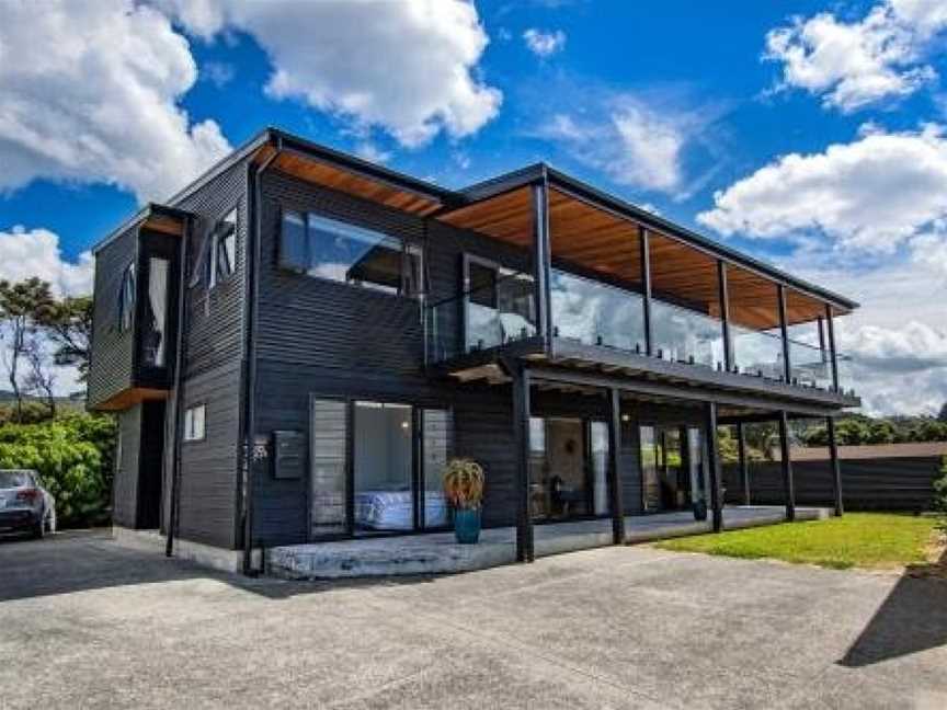 Boulevard Beauty - Langs Beach Holiday Home, New Zealand