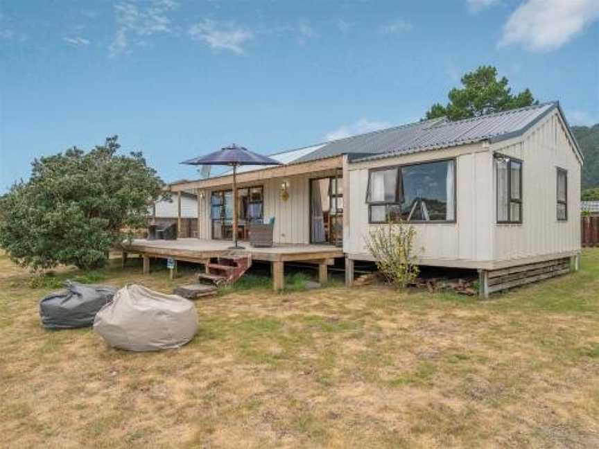 Pilots Rest - Pauanui Airfield Holiday Home, Pauanui, New Zealand