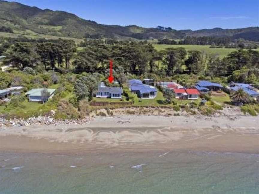 Sea Front at Pkawau, Golden Bay, New Zealand