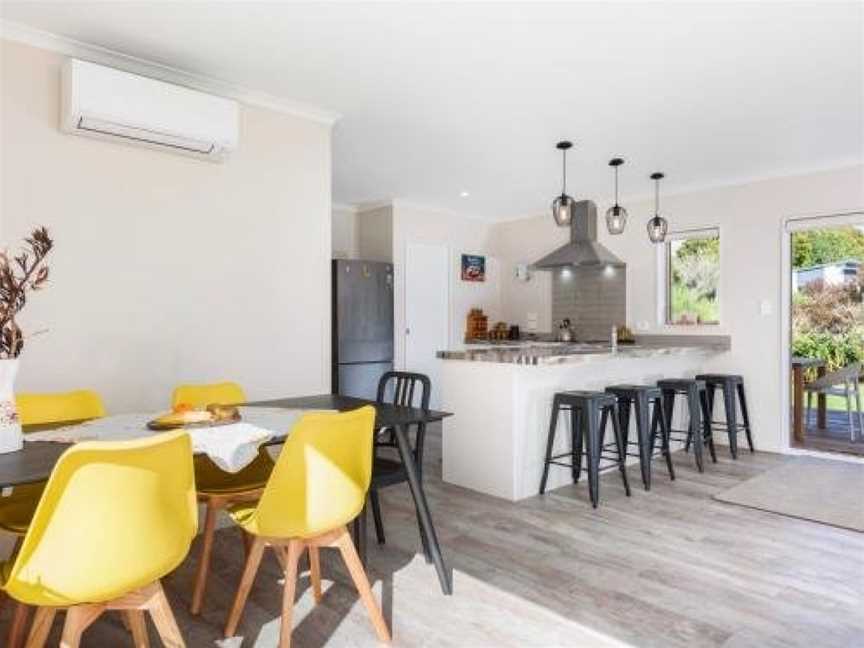 Modern Beach Break - Waihi Beach Holiday Home, Waihi Beach, New Zealand