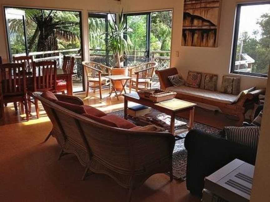 The Lake House - Pukawa Holiday Home, Kuratau, New Zealand