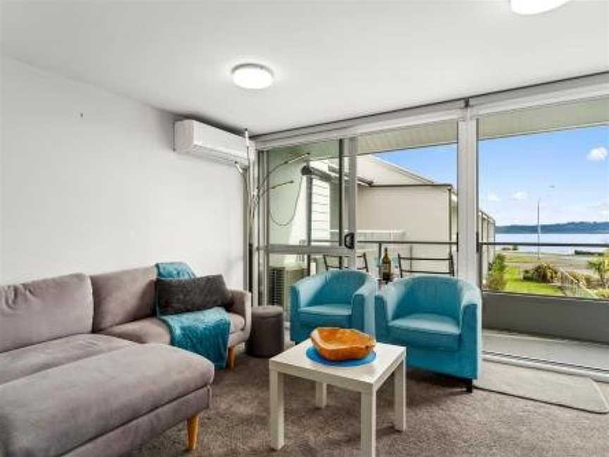 Lakeside Delight - Two Mile Bay Holiday Apartment, Taupo, New Zealand