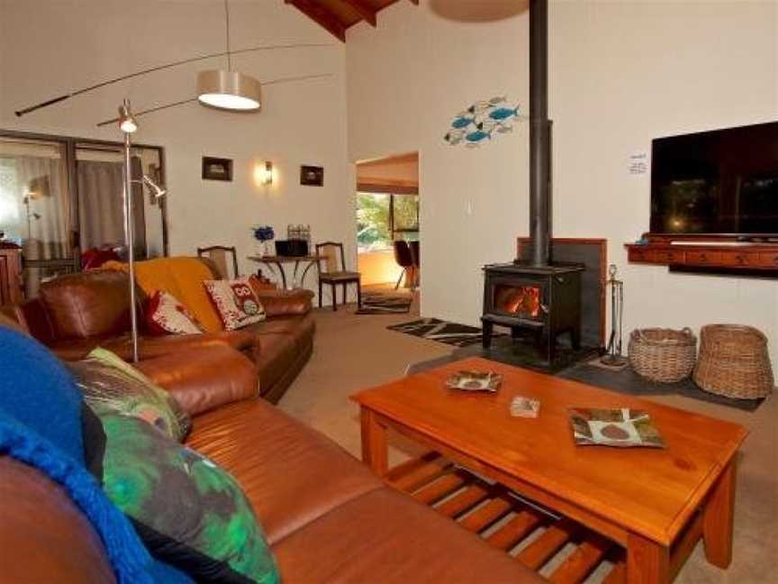 Koura Lodge - Turangi Holiday Home, Turangi, New Zealand