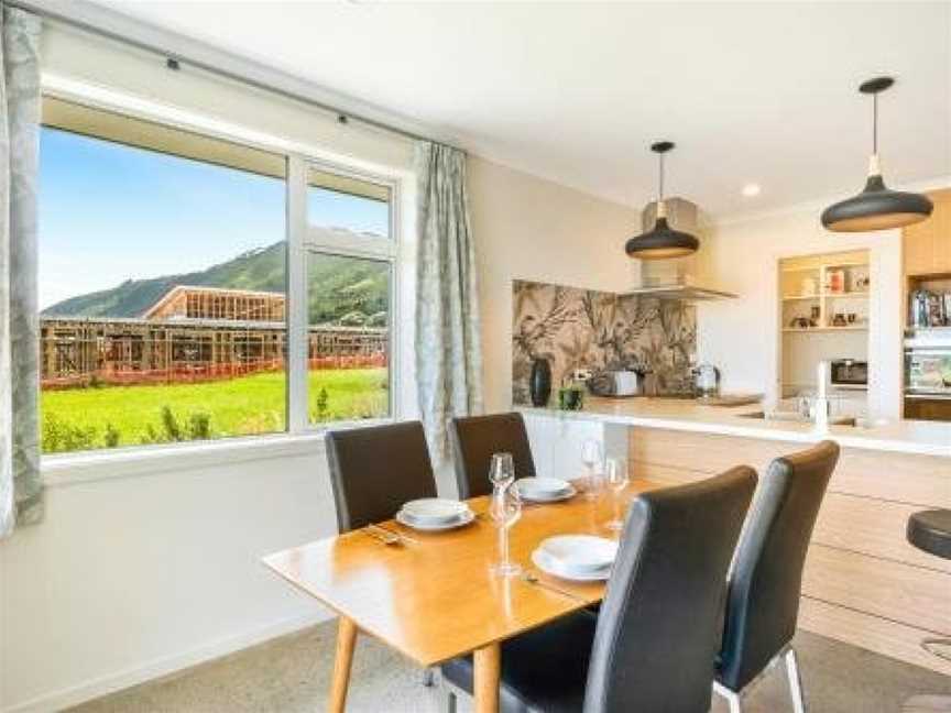 Matenga Townhouse - Waikanae Holiday Home, Waikanae, New Zealand