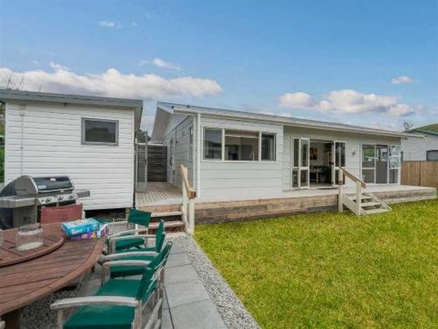 Hidden Gem - Whiritoa Beach Holiday Home, Whangamata, New Zealand