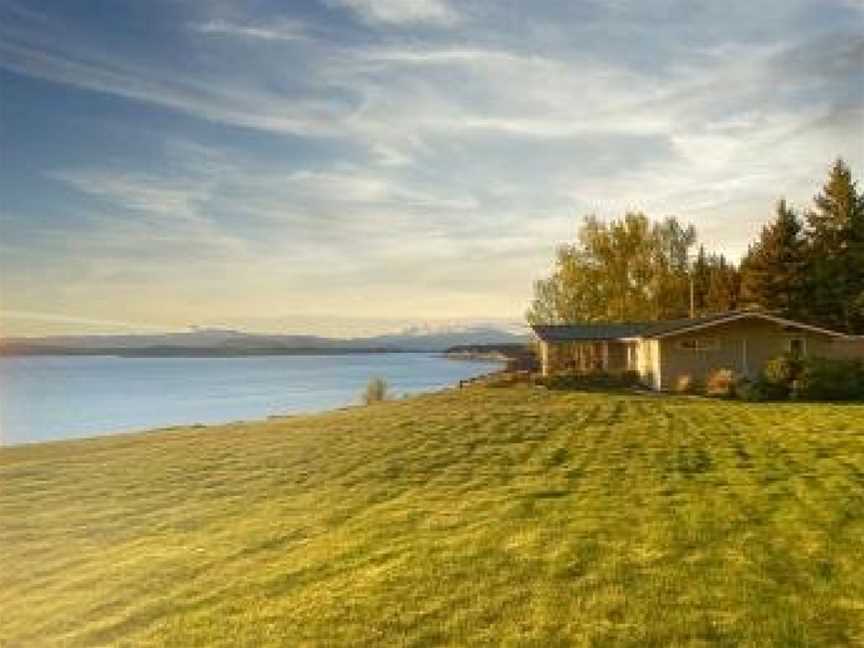 Pukaki Lakeside Getaway NZ, Burkes Pass, New Zealand