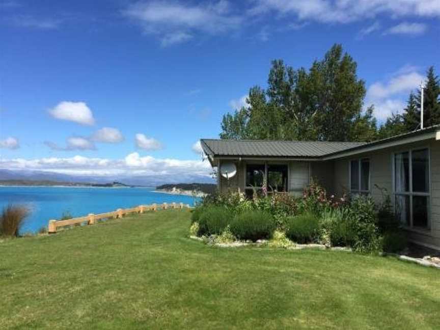 Pukaki Lakeside Getaway NZ, Burkes Pass, New Zealand