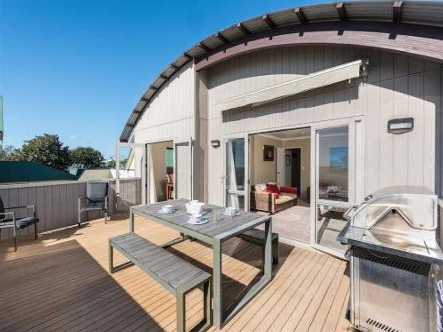 A Beach Barn Haven - Papamoa Holiday Home, Papamoa, New Zealand