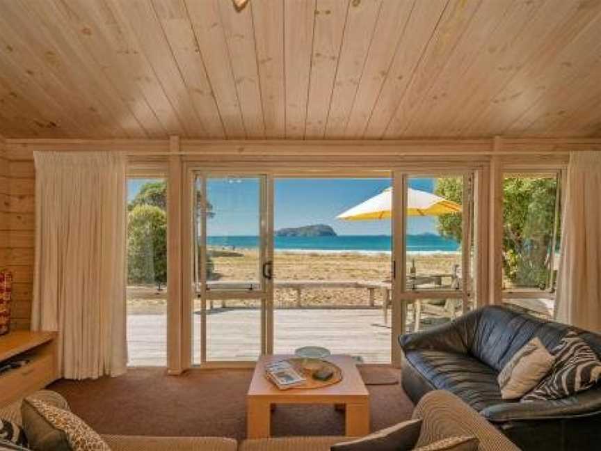 Absolute Beachfront Bach - Pauanui Holiday Home, Pauanui, New Zealand