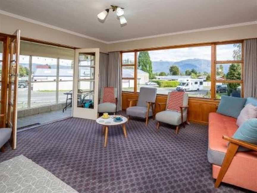 Grand View - Te Anau Holiday Home, Te Anau, New Zealand