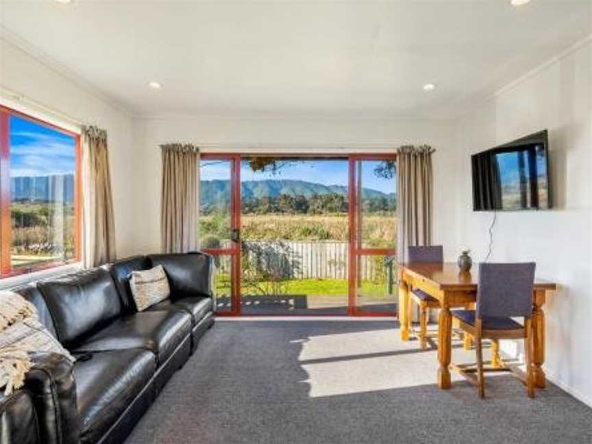 Cottage on Rutherford - Waikanae Beach Holiday Home, Waikanae, New Zealand