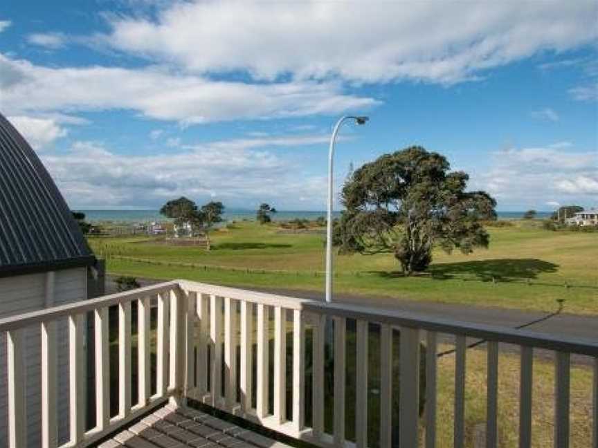 Waihi Charm - Waihi Beach Holiday Home, Waihi Beach, New Zealand