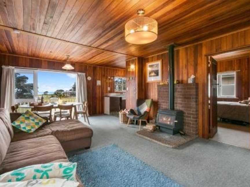 Waihi Charm - Waihi Beach Holiday Home, Waihi Beach, New Zealand