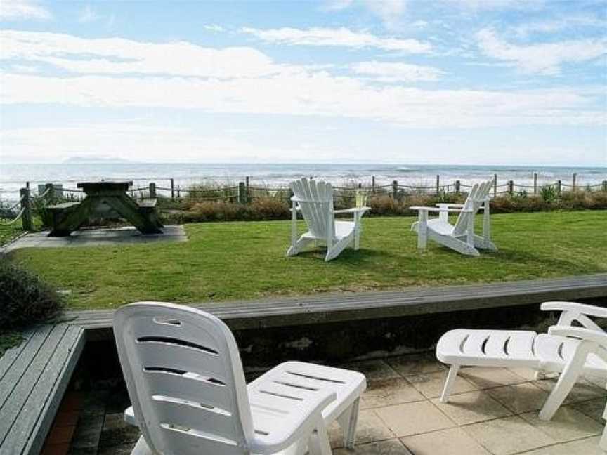 Beach Galore - Waihi Beach Holiday Home, Waihi Beach, New Zealand