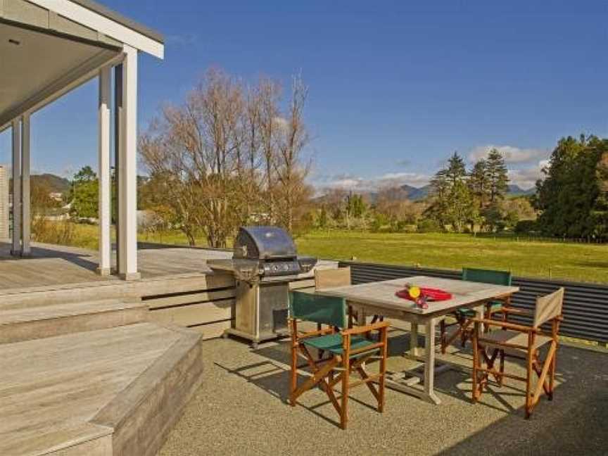 Sea Breeze - Whangamata Holiday Home, Whangamata, New Zealand