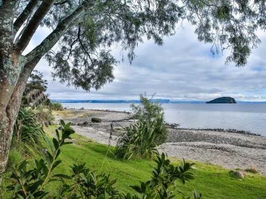 Absolute Lakefront Location, Waitahanui, New Zealand