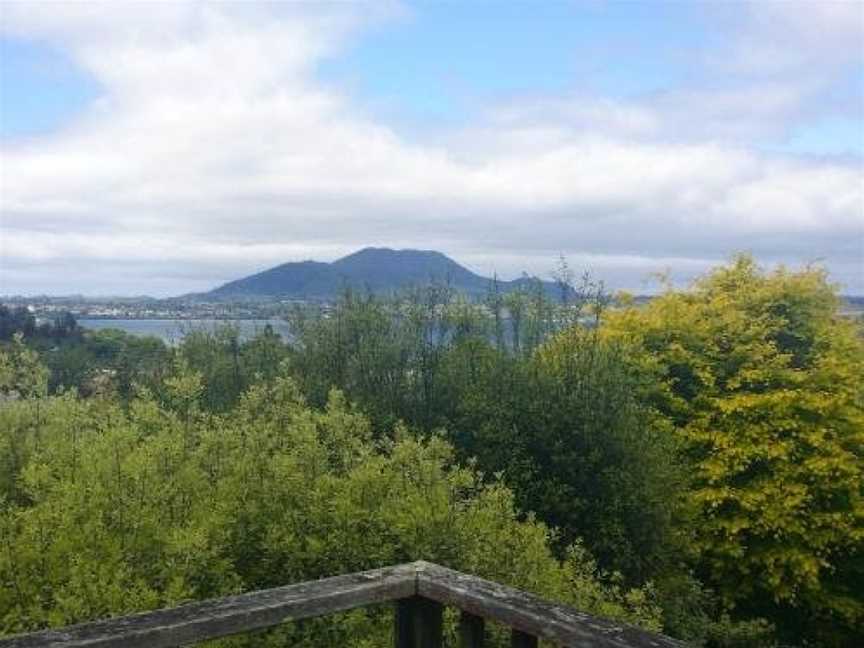 Acacia Views - Acacia Bay Holiday Home, Taupo, New Zealand