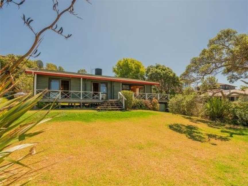 Norma's Place - Simpsons Beach Bach, Whitianga, New Zealand