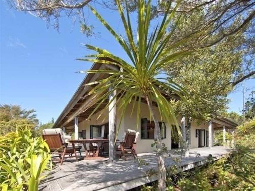 Treetop Oasis - Tairua Executive Holiday Home, Tairua, New Zealand