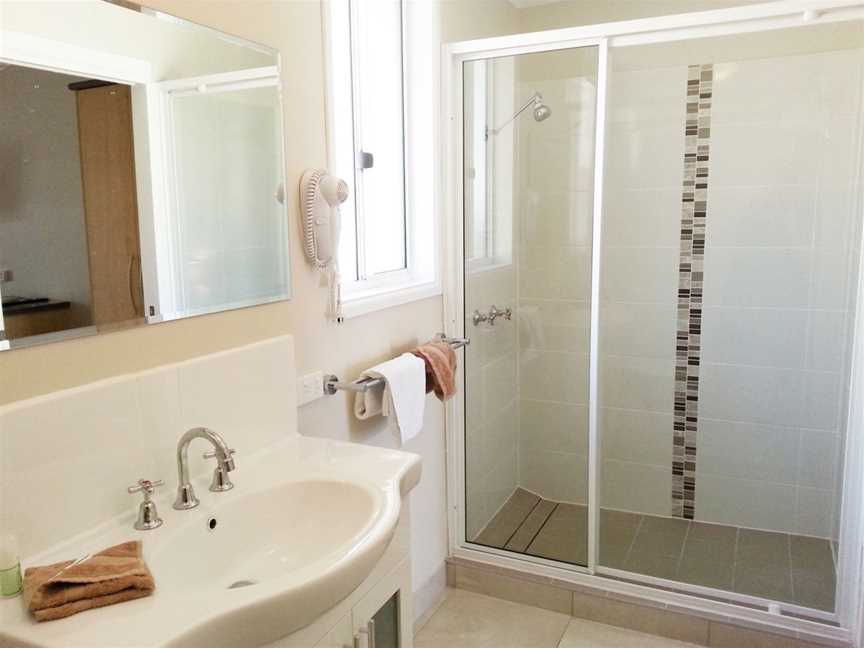 Executive & deluxe bathroom