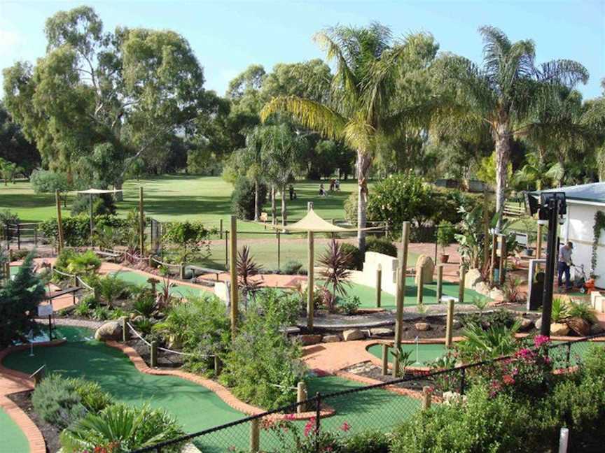 Oasis Supa Golf, Tourist attractions in Henley Brook