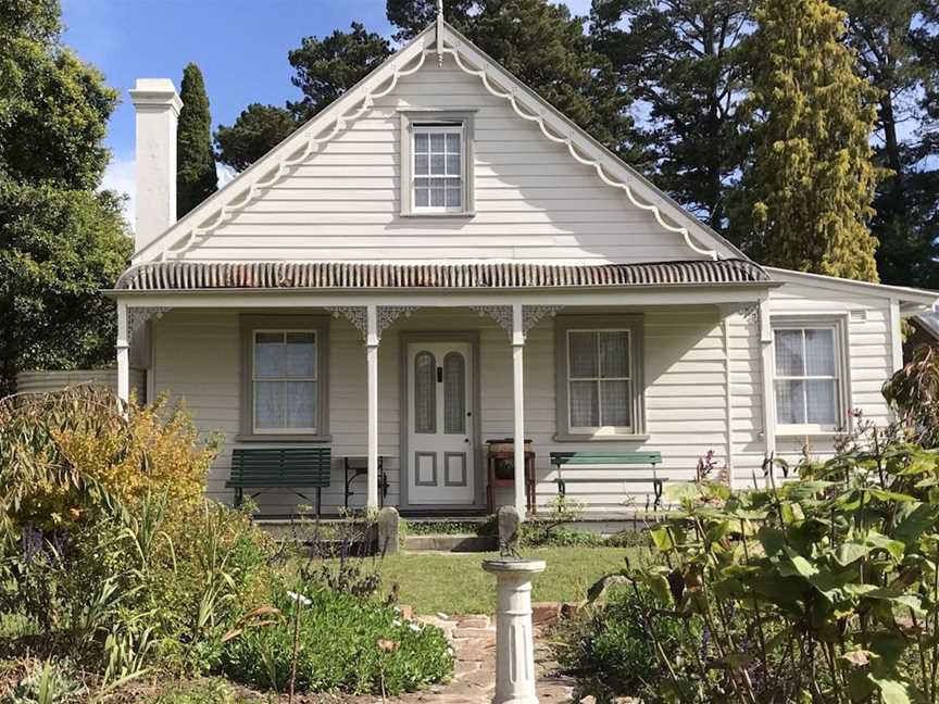 Tarella Cottage, Tourist attractions in Wentworth Falls