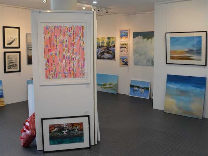 Finite Gallery, Caves Beach, NSW