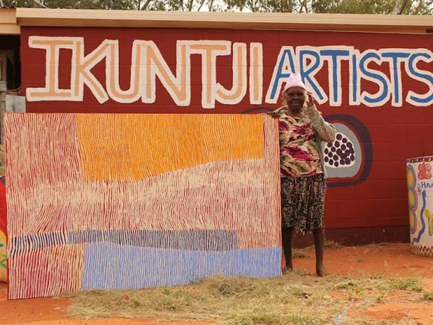 Ikuntji Artists, Tourist attractions in Haasts Bluff