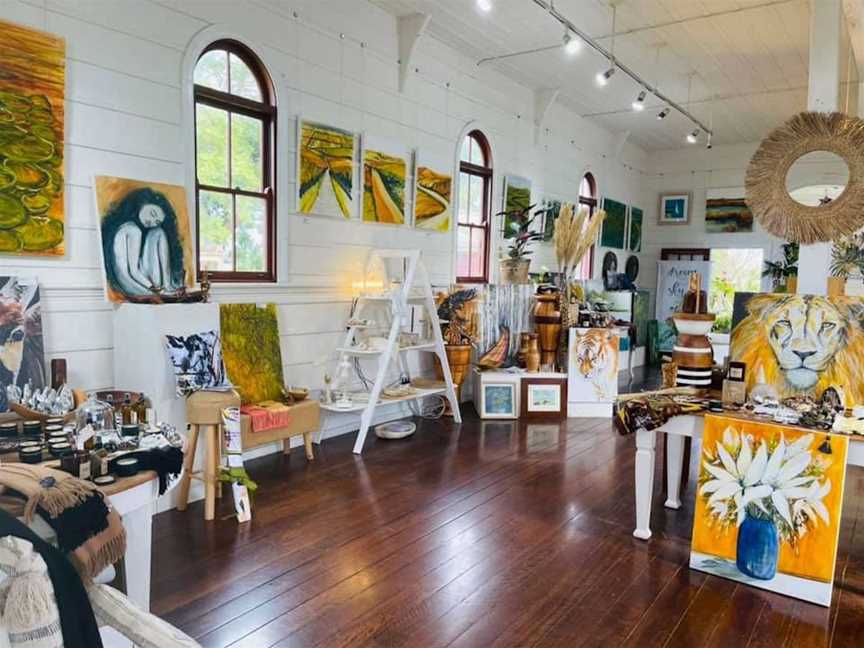 The Old Lodge Gallery, Tourist attractions in Gladstone