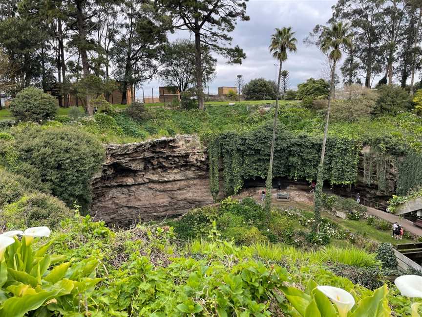 Umpherston Sinkhole / Balumbul, Mount Gambier, SA