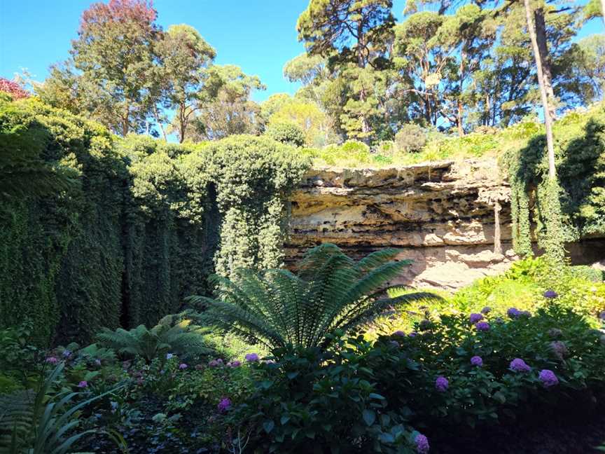 Umpherston Sinkhole / Balumbul, Mount Gambier, SA