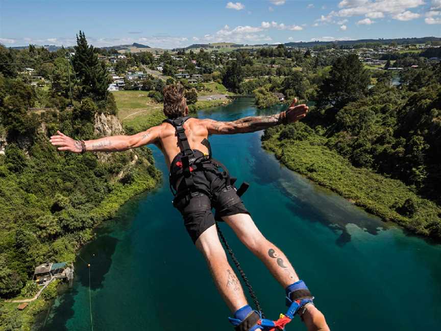 AJ Hackett Auckland Bridge Bungy & Climb, Herne Bay, New Zealand