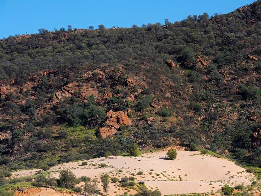 Climbing Dune Jesse Emily Gap, Hale, NT