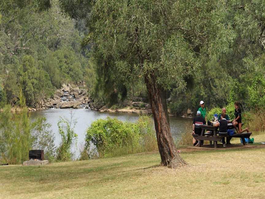 Bents Basin Road picnic area, Greendale, NSW