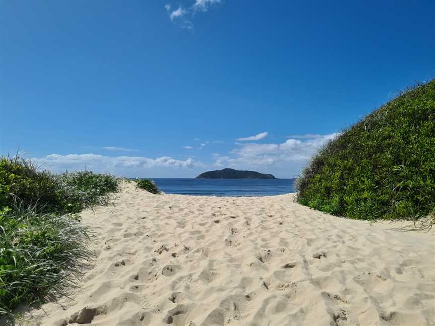 Yacaaba Headland Walking Track, Hawks Nest, NSW