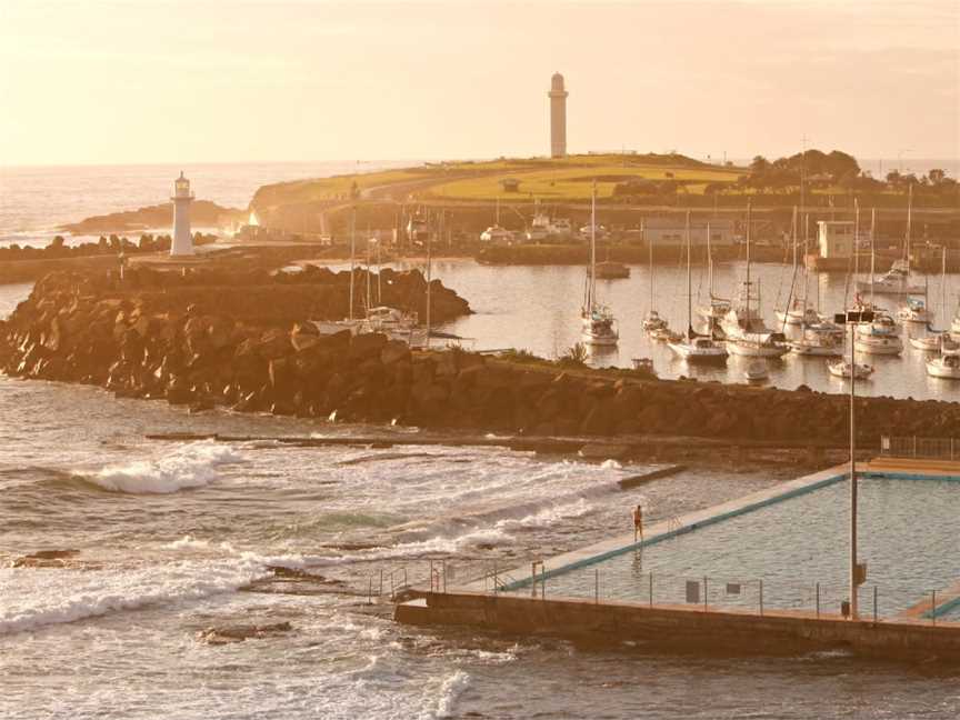 Wollongong  Harbour and Lighthouse, Wollongong, NSW