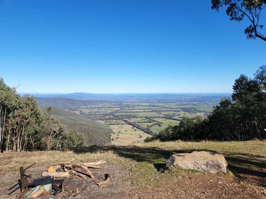 Murmungee Lookout, Beechworth, VIC