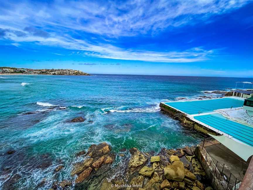 Bondi to Bronte Coastal Walk, Tourist attractions in Bondi Beach