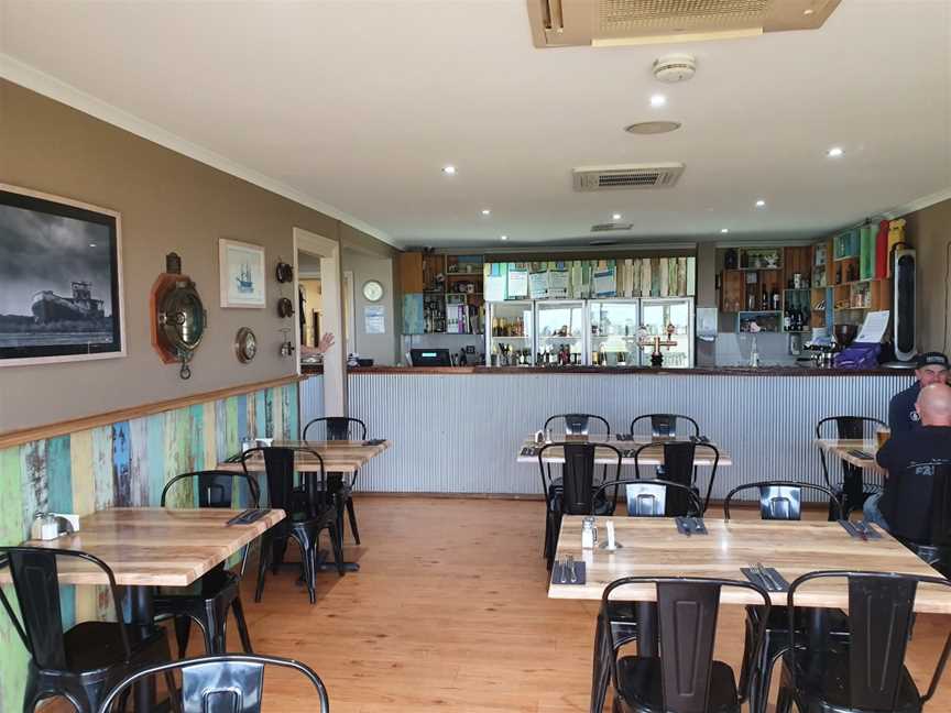 Wings and Fins - Seafood Restaurant, Bar & Bistro, Tooradin, VIC