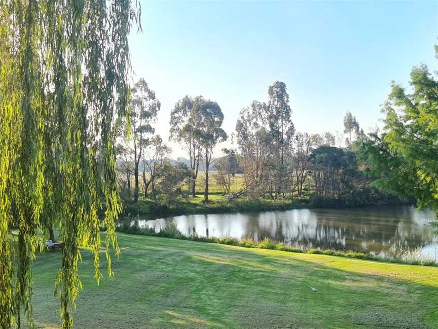 Lake Whadie Cafe and Indian Restaurant, Lucknow, VIC