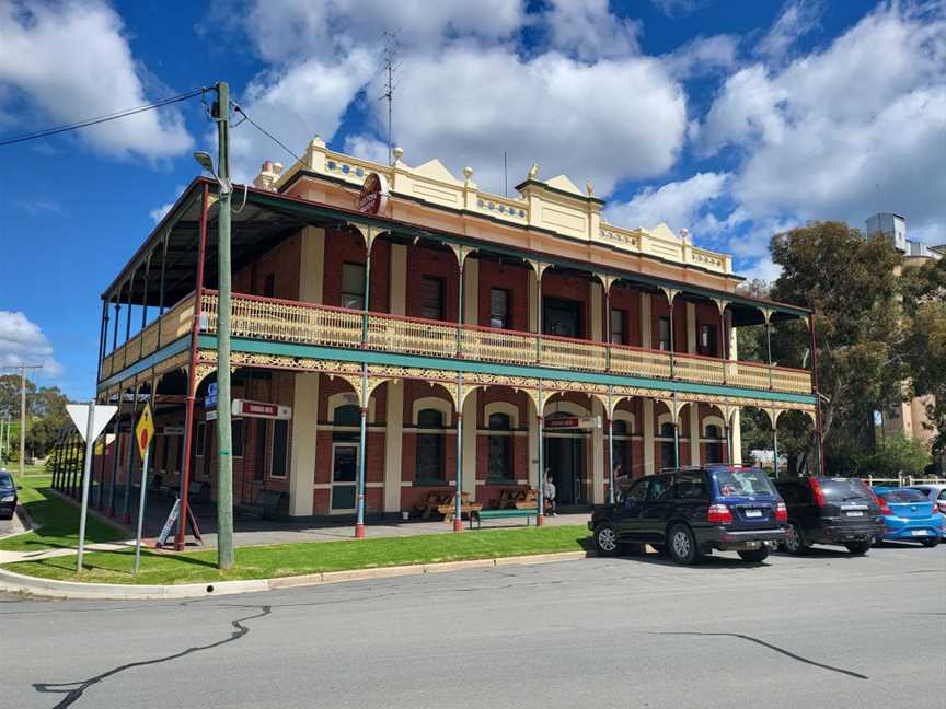 Bottlemart Express - Terminus Hotel, Tocumwal, NSW