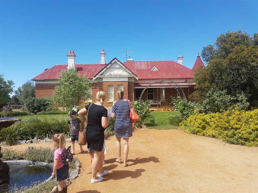 The Rustic Maze & Country Garden, Monteagle, NSW