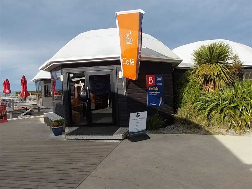 Moeraki Boulders Cafe, Hampden, New Zealand