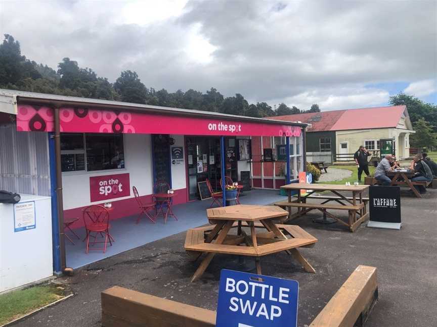 On the Spot Pukeko Store And Cafe, Harihari, New Zealand