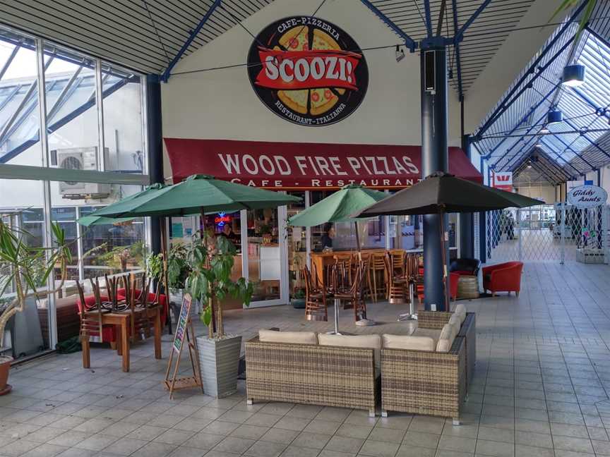 Scoozi Woodfire Pizza, Picton, New Zealand