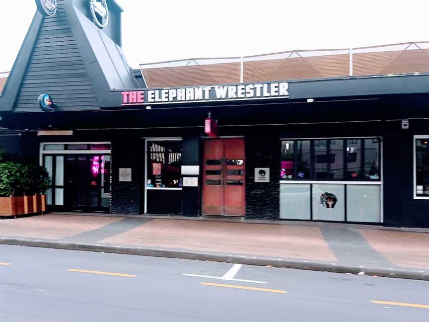 The Elephant Wrestler, Takapuna, New Zealand