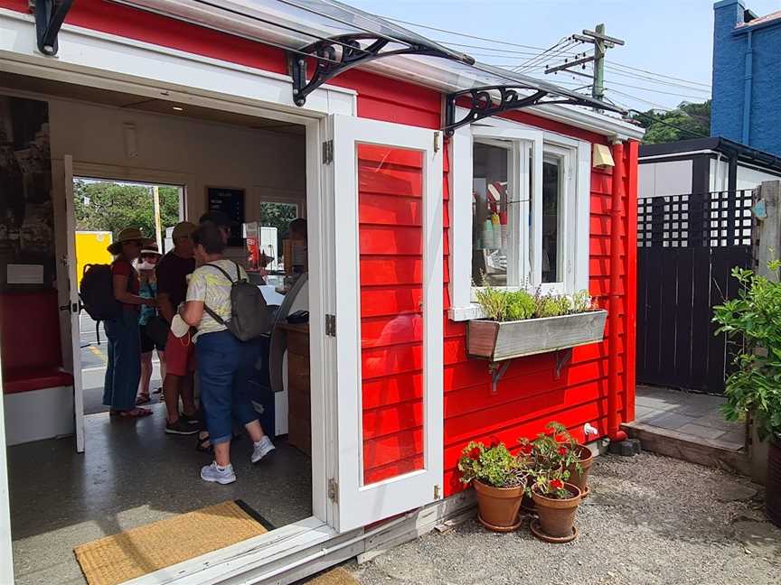 The Grocer's Shed, Island Bay, New Zealand