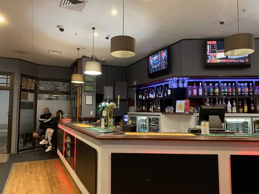 Triple Crown Sports Bar, Whangarei, New Zealand