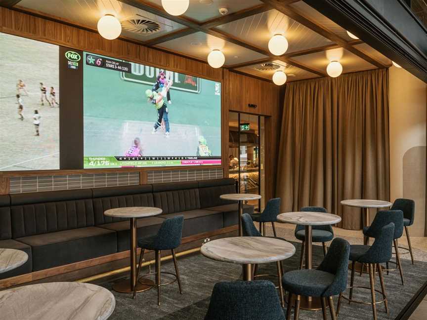 sports bar big screen