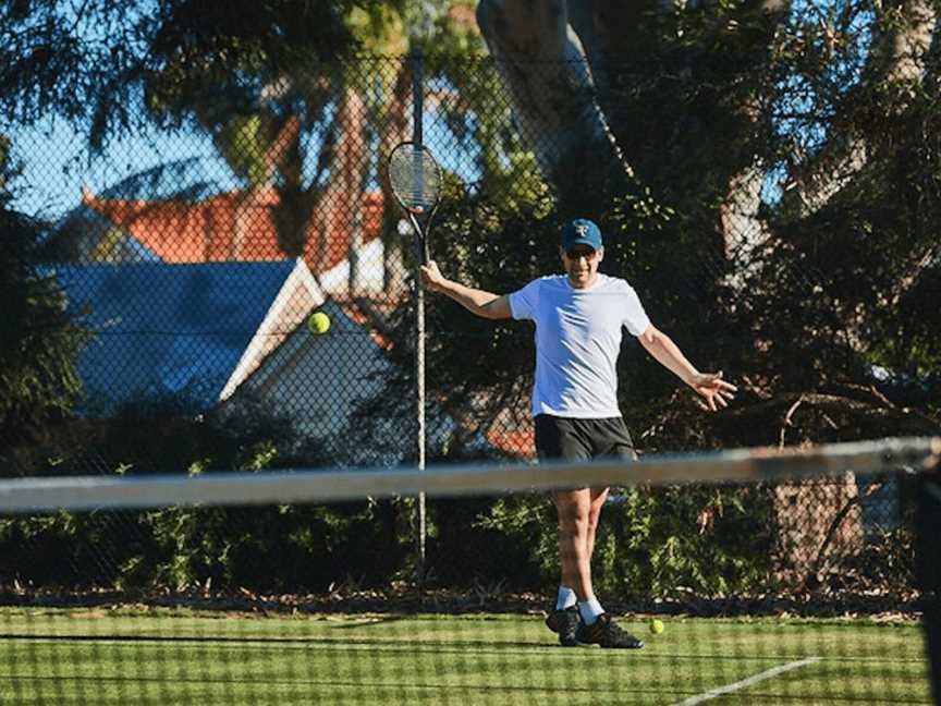 Daglish Tennis Club Courts, Local Facilities in Daglish